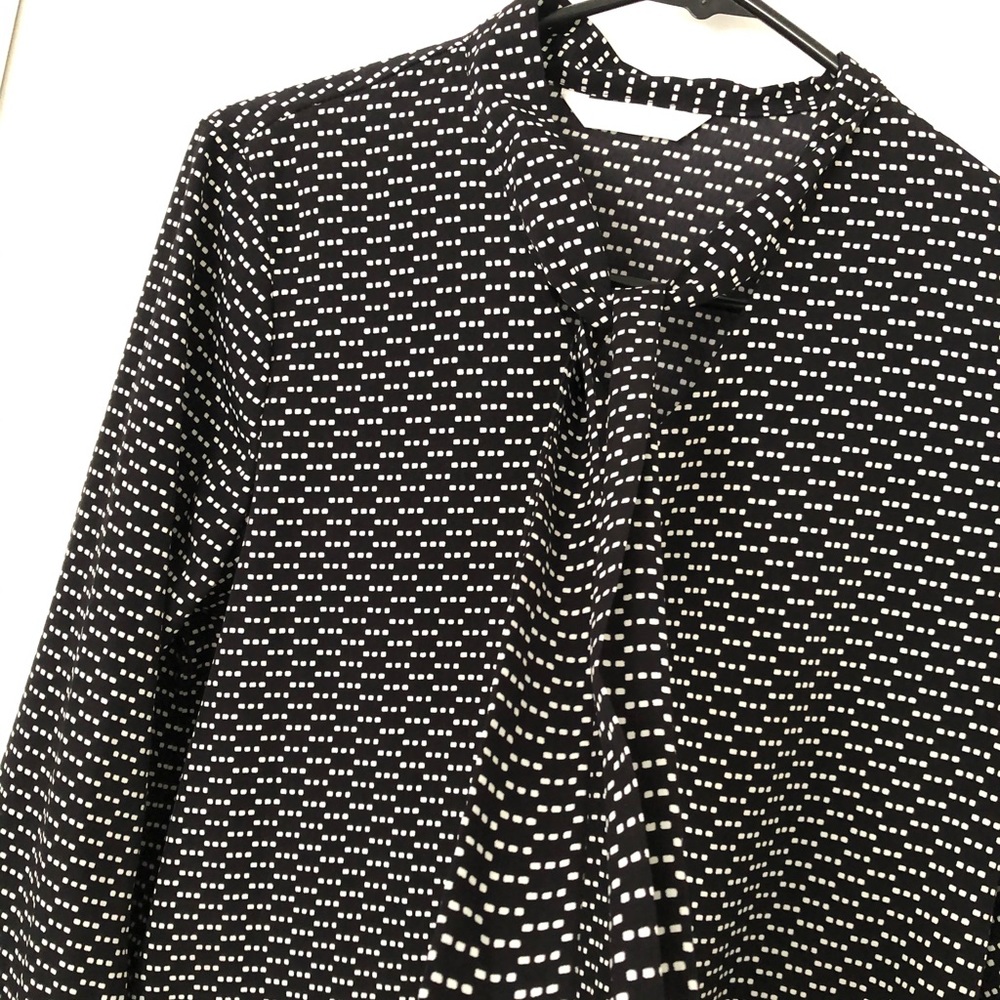 Pattern tie blouse - Picture 2 of 3